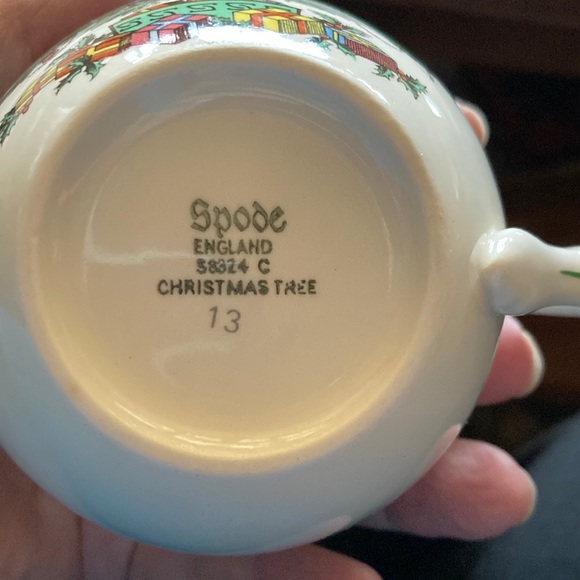 Spode England Christmas Tree Tea Cup and Saucer - Picture 5 of 10